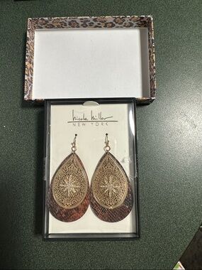 Nicole Miller Gold Filigree Teardrop Earrings with Rose Gold Center Flower NIB